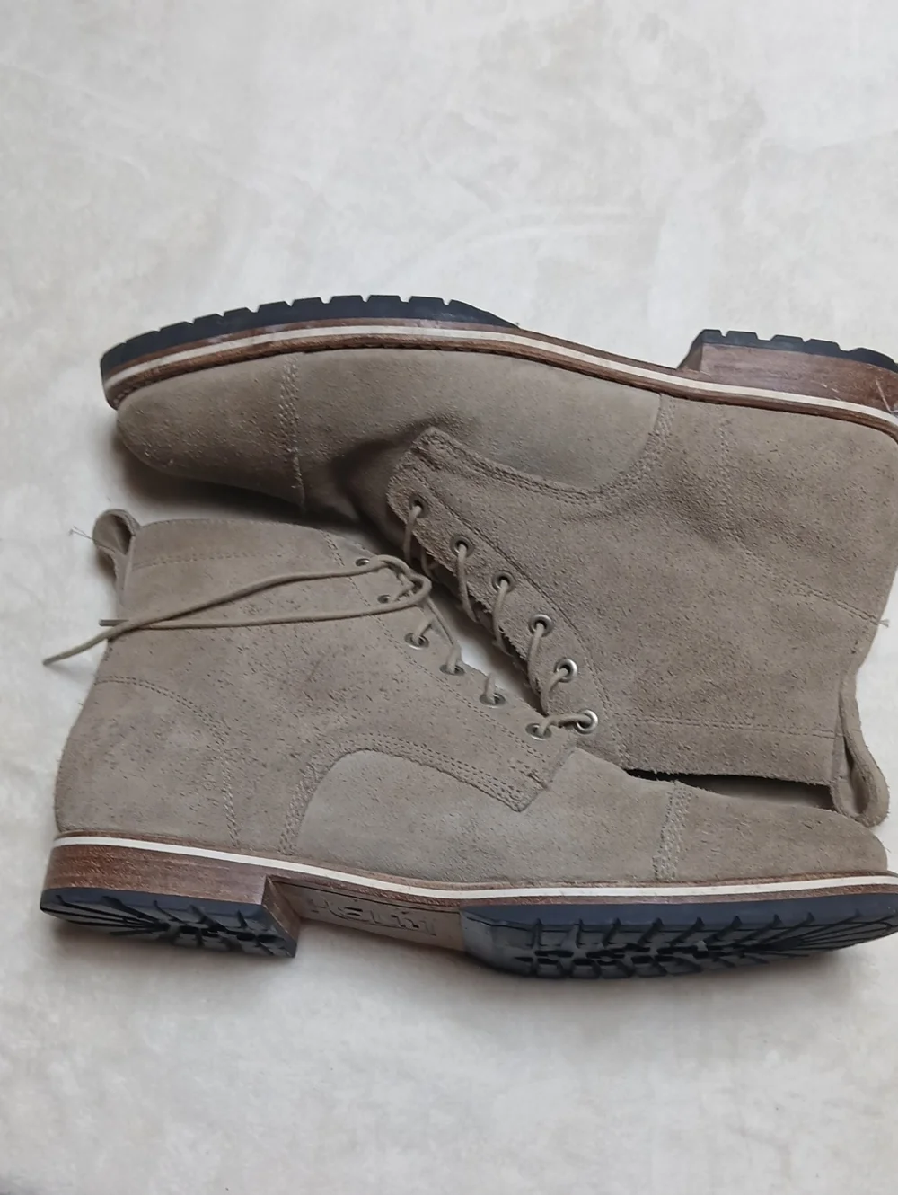 Helm Hollis Men's Suede Cap Toe Chukka Boots in Taupe Size 11